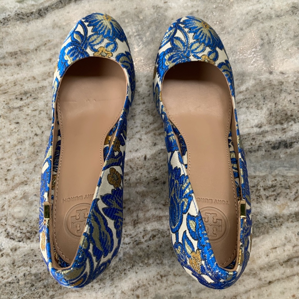 Tory Burch Round-toe Pump - Picture 7 of 8